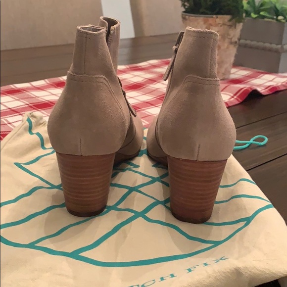 Violet & Red NIB TAUPE 9.5 wedge bootie - Picture 3 of 5